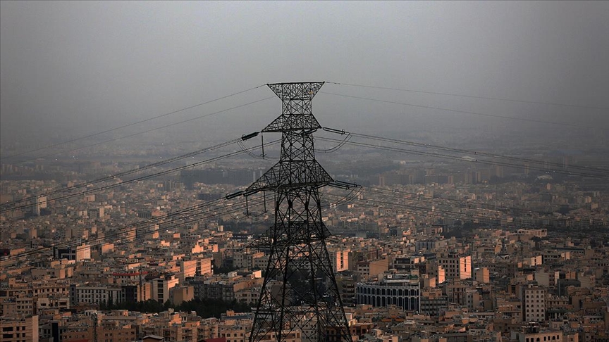 İran’da ekonomik ve enerji krizi derinleşiyor
