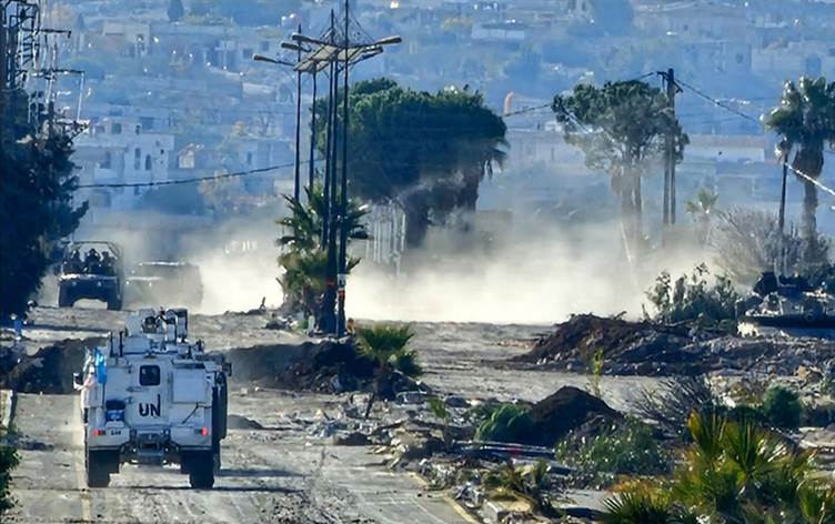 Suriye’de bugün: Pedersen Şam’da, Abdi’den açıklama, İsrail ilerliyor