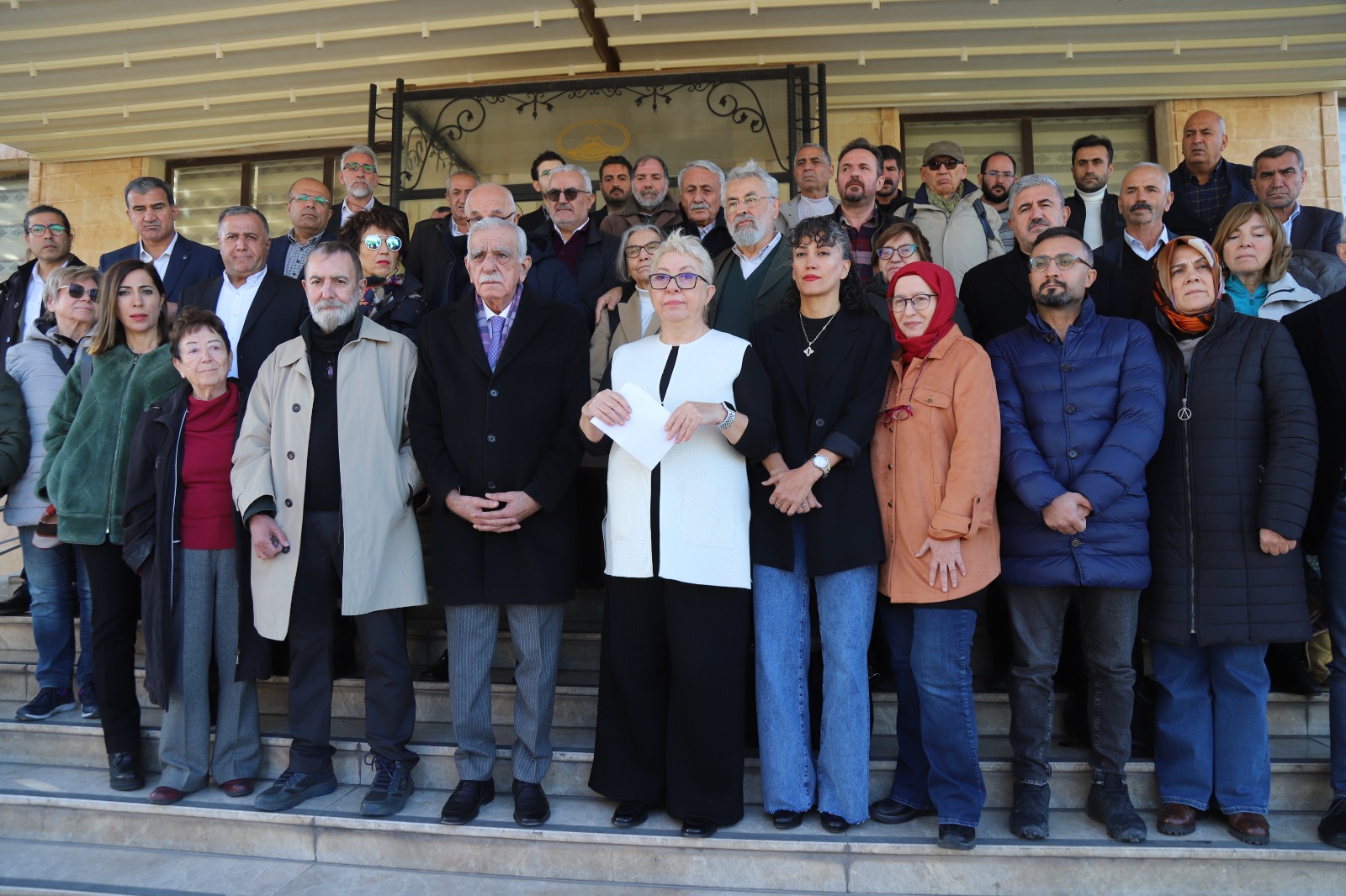 Seçilmiş eşbaşkanlara aydınlardan ziyaret: Rızamız yok, itirazımız var
