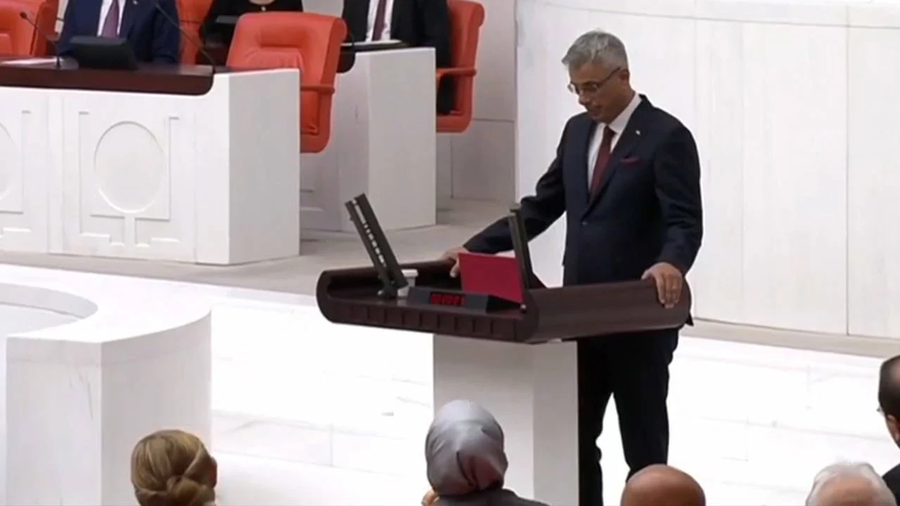 Sağlık Bakanı Memişoğlu Meclis’te protesto edildi