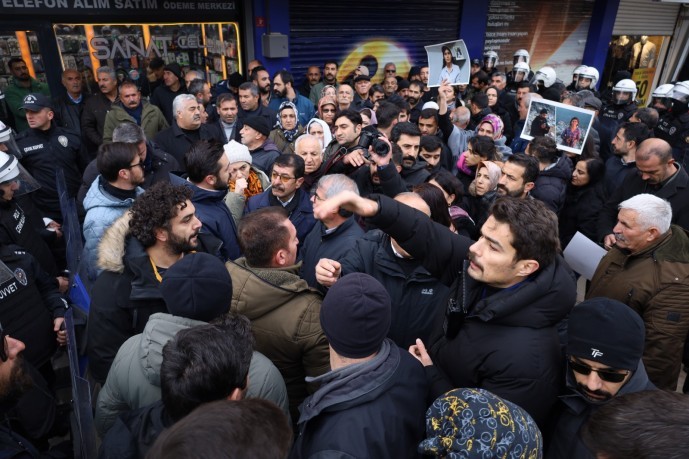Van’da açıklamaya müdahale: 10 gazeteci gözaltına alındı