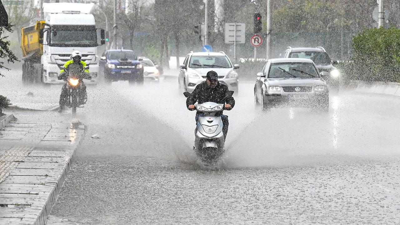 Meteorolojiden bazı iller için şiddetli yağış uyarısı