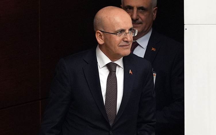 Mehmet Şimşek’ten asgari ücret açıklaması: Enflasyonun üzerinde seyredecek