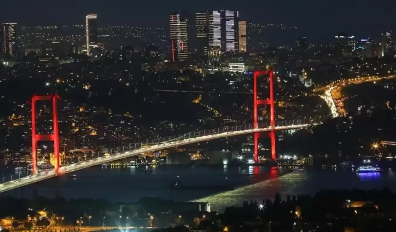 15 Temmuz Şehitler Köprüsü kapatıldı: Metrobüs kaza yaptı