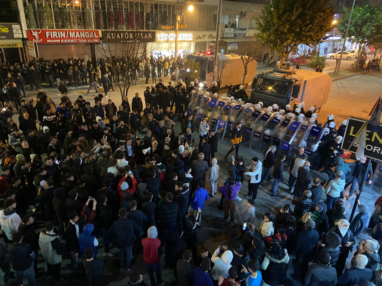 Akdeniz Belediyesi’ndeki kayyım protestolarında 7 kişi tutuklandı
