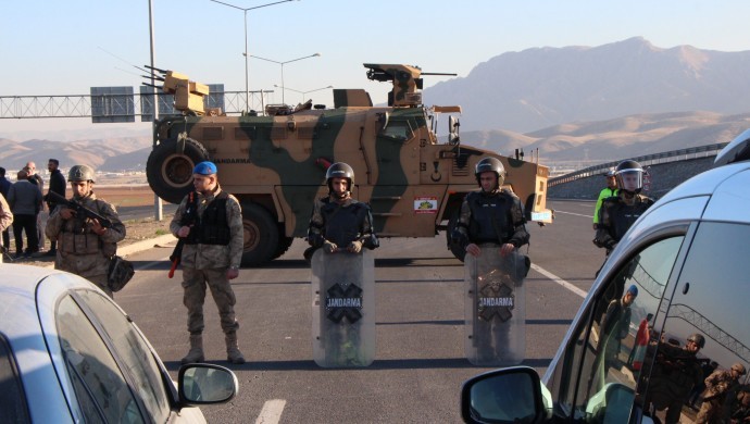 Sınırda gazetecilerin cenazesini bekleyen heyete ‘Ankara’dan cevap bekliyoruz’ yanıtı