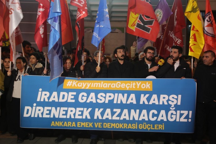 Ankara’da kayyım protestosu: Akdeniz ve Beşiktaş belediyeleri halkındır