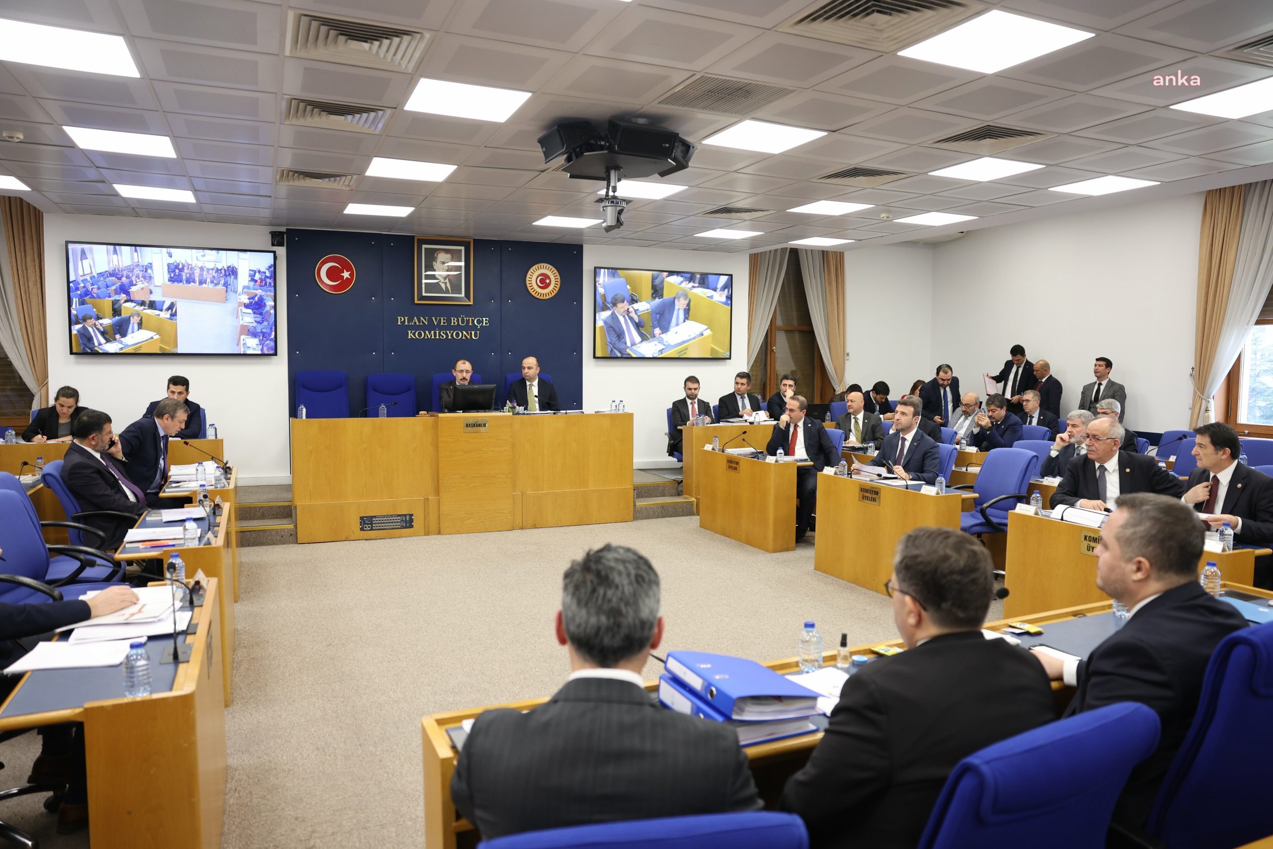 En düşük emekli aylığı 14 bin 469 liraya yükseltilmesi öngörülüyor