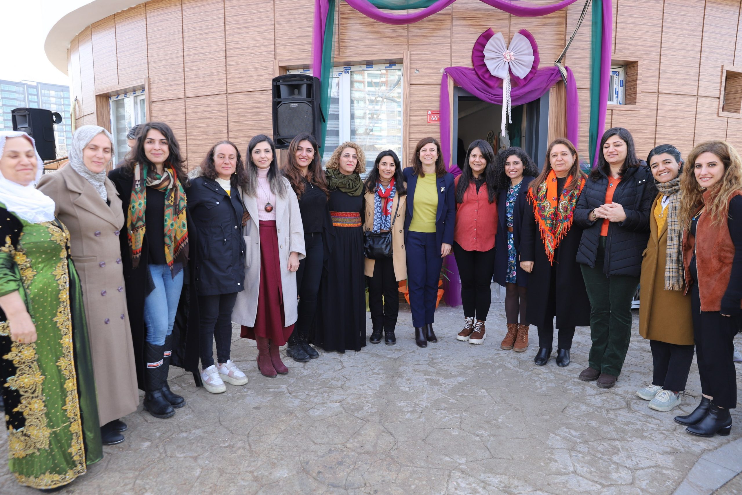 Diyarbakır’da Kadın Eserleri Kütüphanesi açıldı