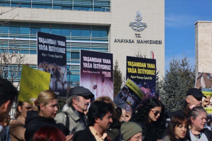 AYM’ye 100 bin imza ile başvuru: Yasa derhal iptal edilsin