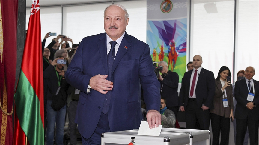 Belarus’ta 30 yıldır iktidardaki Lukaşenko, yeniden cumhurbaşkanı seçildi