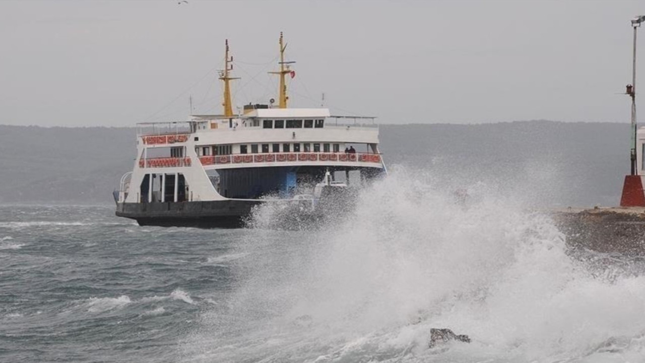 Güney Marmara’da feribot seferlerine fırtına engeli