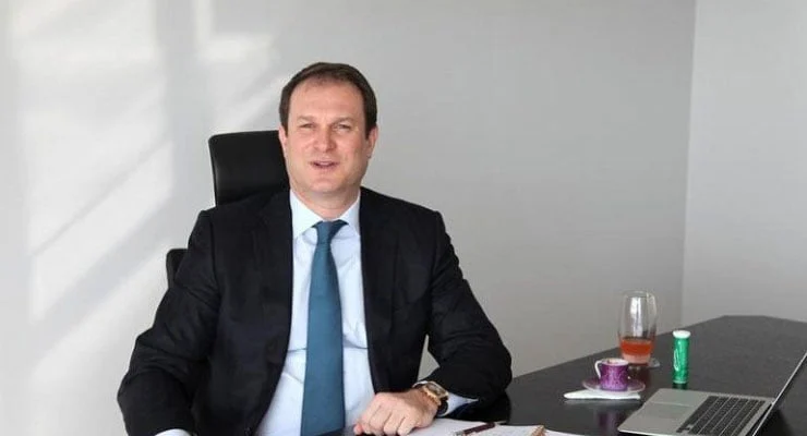 Sözcü gazetesi ve SZC TV sahibi Akbay hakkında yakalama kararı