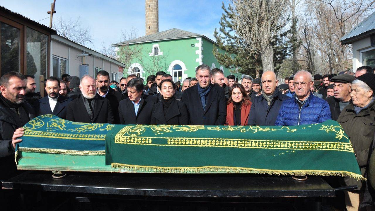 DEM Parti Eş Genel Başkanı Bakırhan’ın babası son yolculuğuna uğurlandı