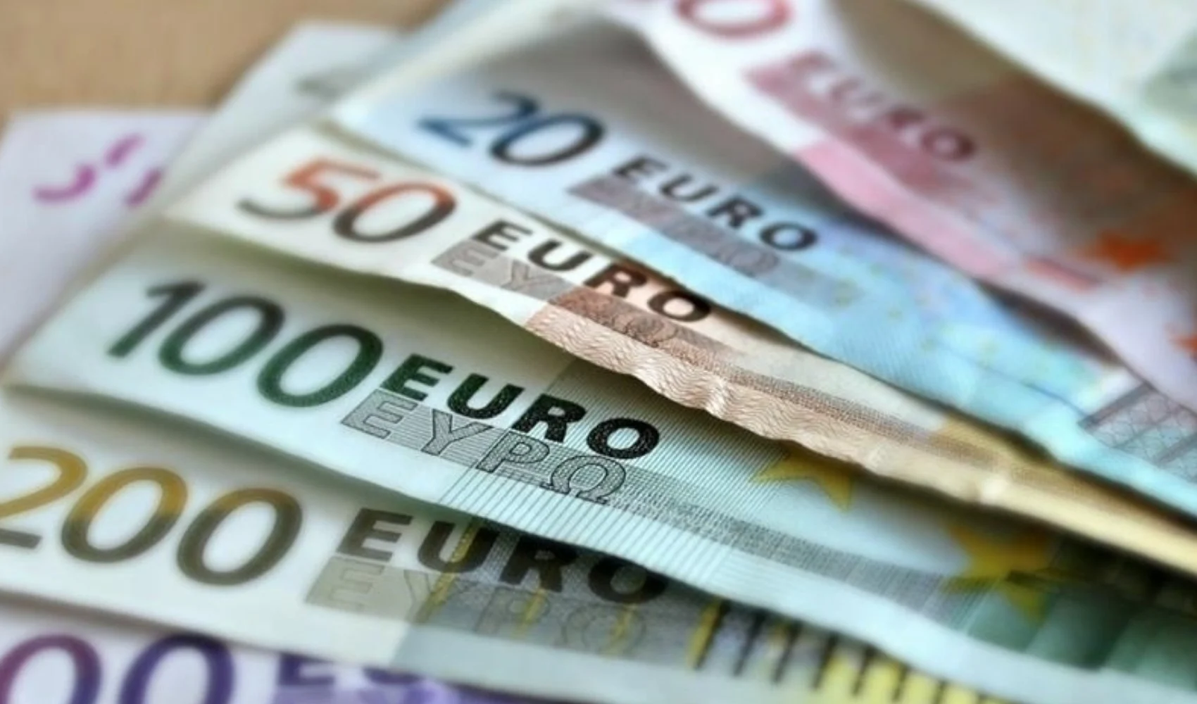 Euro 39 lirayı aştı