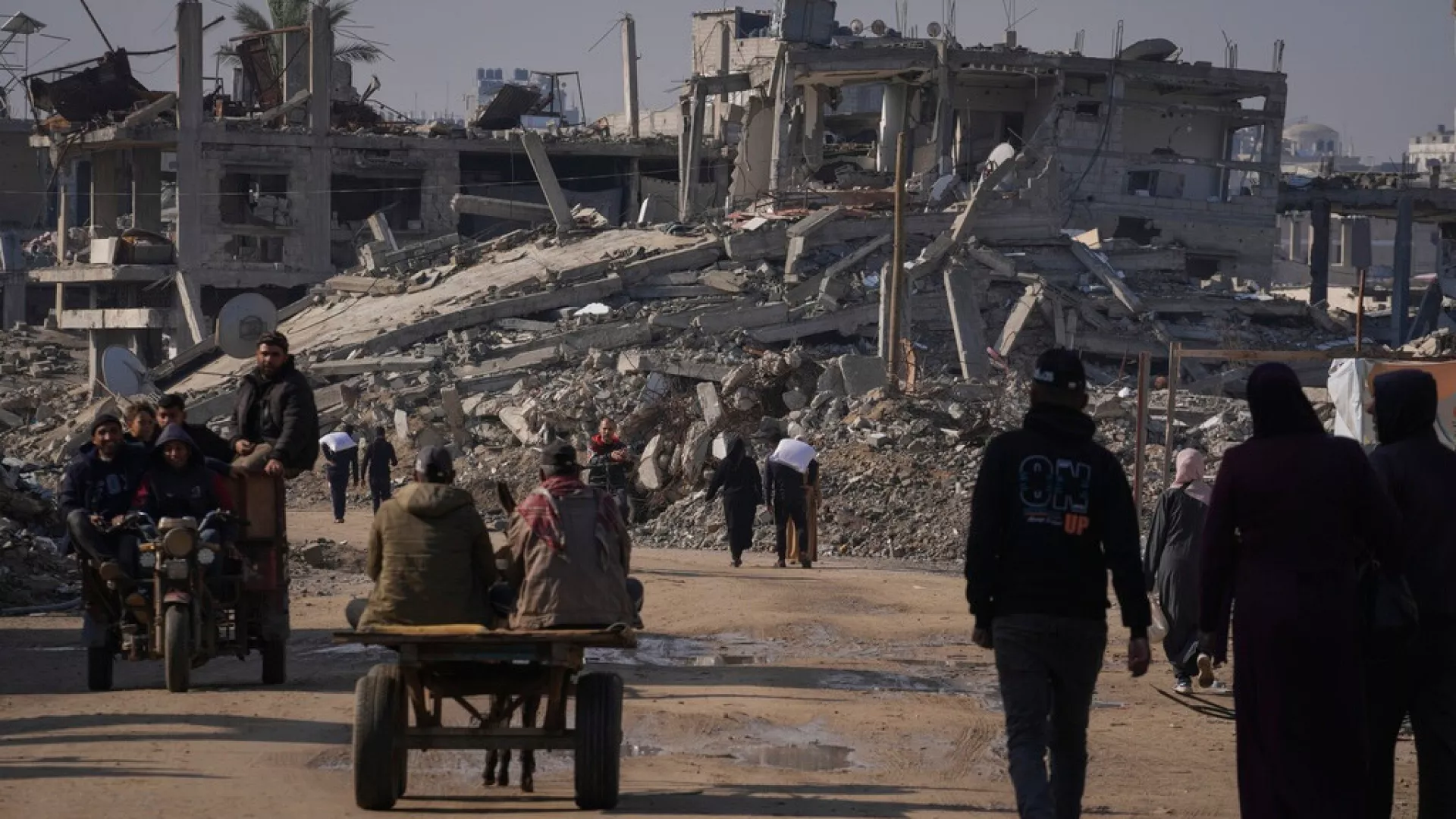Ateşkesin ilk aşamasında Hamas üç rehineyi, İsrail 90 Filistinli mahkumu serbest bıraktı