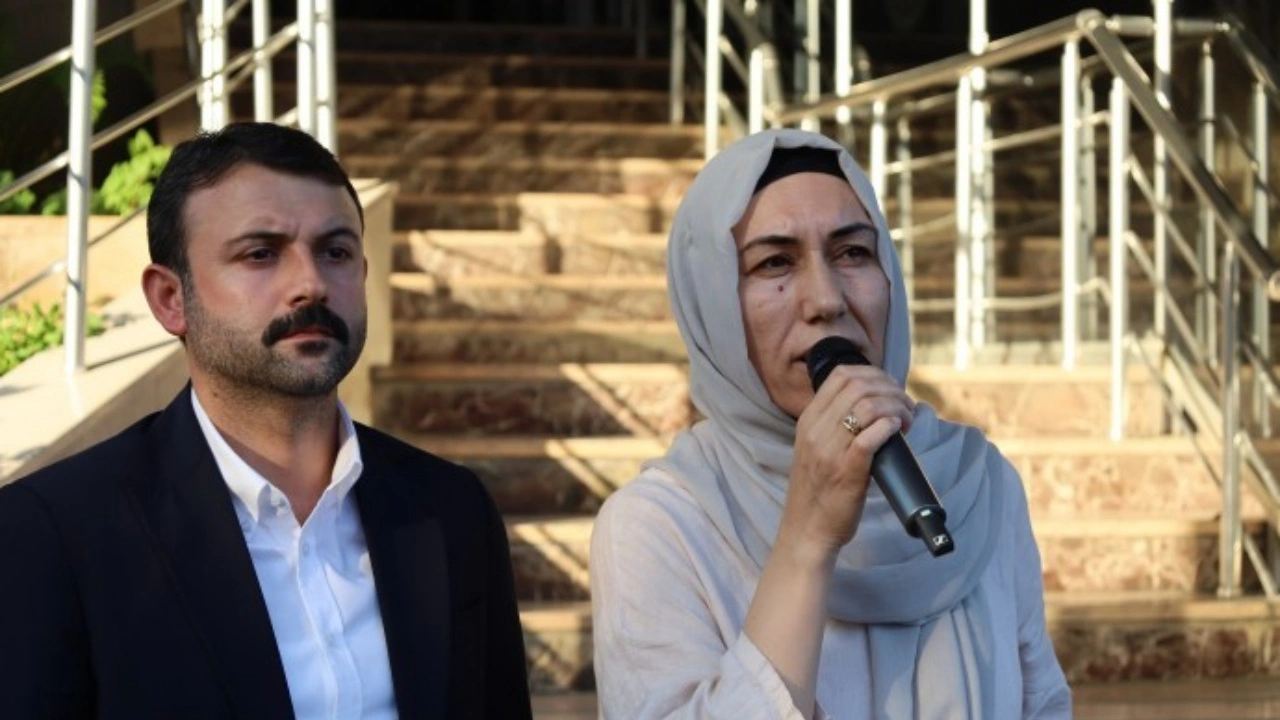 Akdeniz Belediyesi eşbaşkanları adliyeye sevk edildi