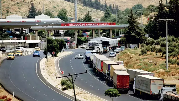 Ticaret Bakanlığı’ndan Suriye ile ‘gümrük vergisi’ açıklaması: ‘Belirli ürünler’ yeniden değerlendirilecek