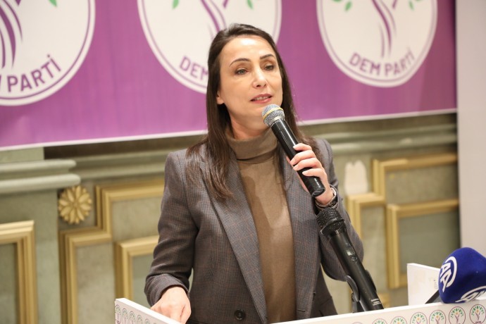 Tülay Hatimoğulları Kars’ta: ‘Devlet diyalog çizgisini geliştirirse çözüm olur’