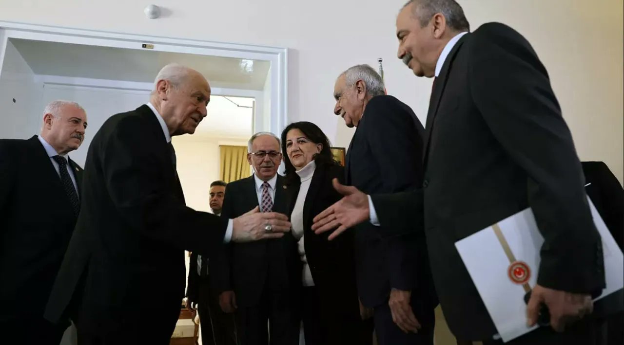 ‘İmralı anketi’: En büyük destek DEM Parti seçmeninden