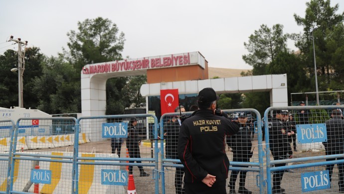 Mardin’de kayyım 26 işçiyi daha işten çıkardı