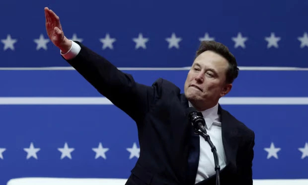 Elon Musk’tan Nazi selamına benzeyen hareket