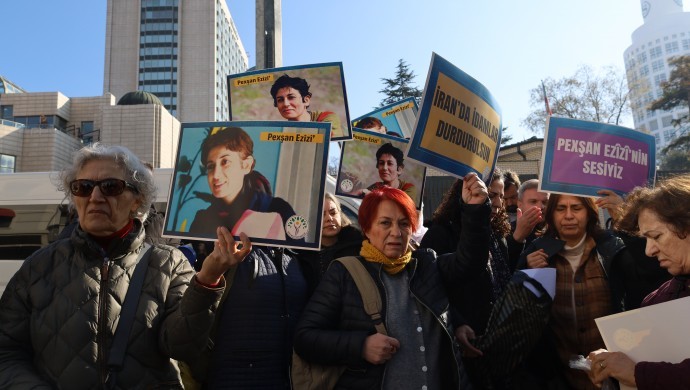 İran Büyükelçiliği önünde Pexşan Ezizi için çağrı