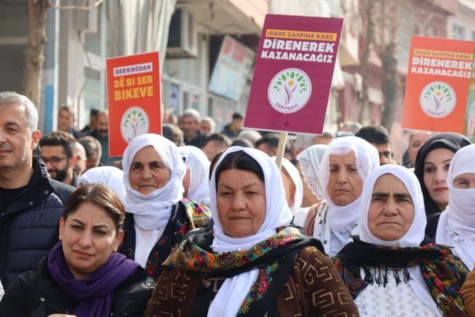 Siirt’te kayyım yürüyüşle protesto edildi
