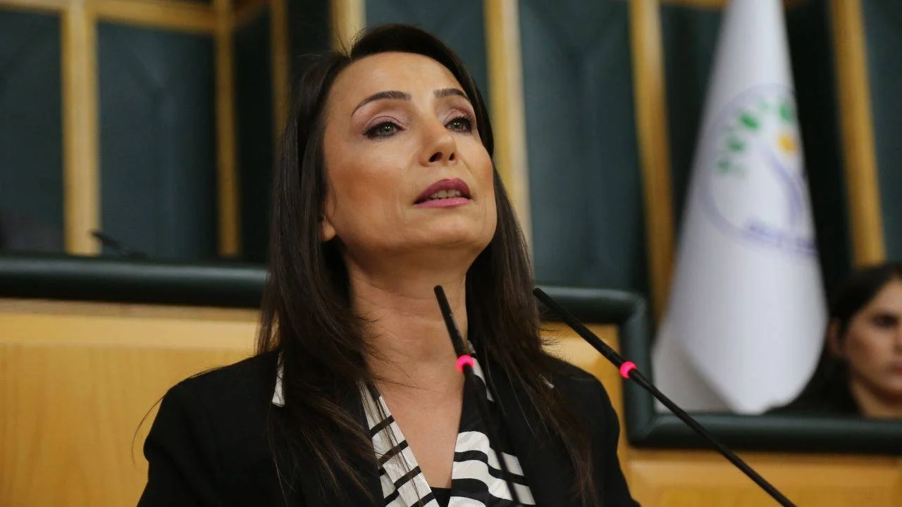 Tülay Hatimoğulları: Barış karşıtı hiçbir harekete girilmemelidir