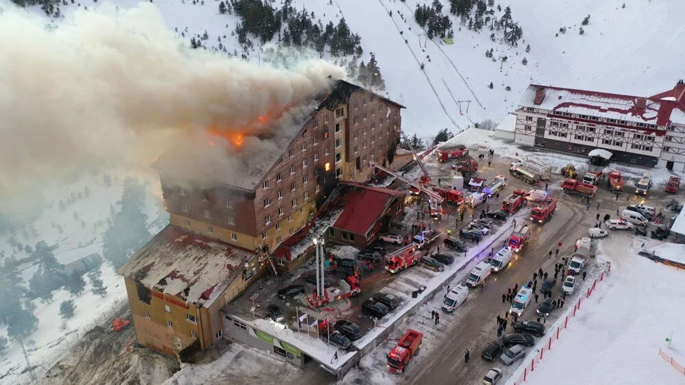Bolu’da kayak merkezinde yangın: 10 kişi hayatını kaybetti 32 kişi yaralandı