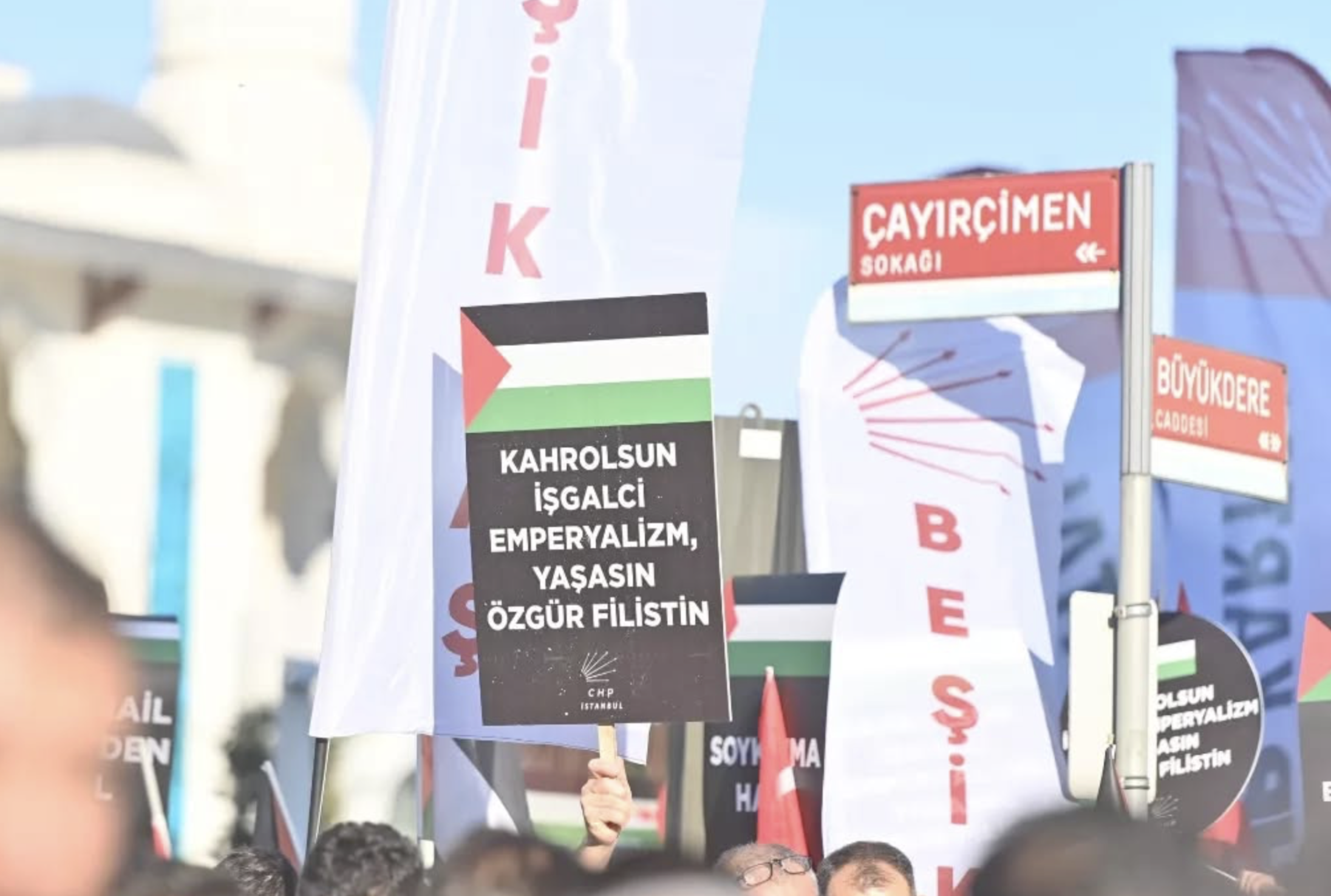 CHP’nin Galata Köprüsü’nde Filistin için yapacağı yürüyüşe valilik engeli