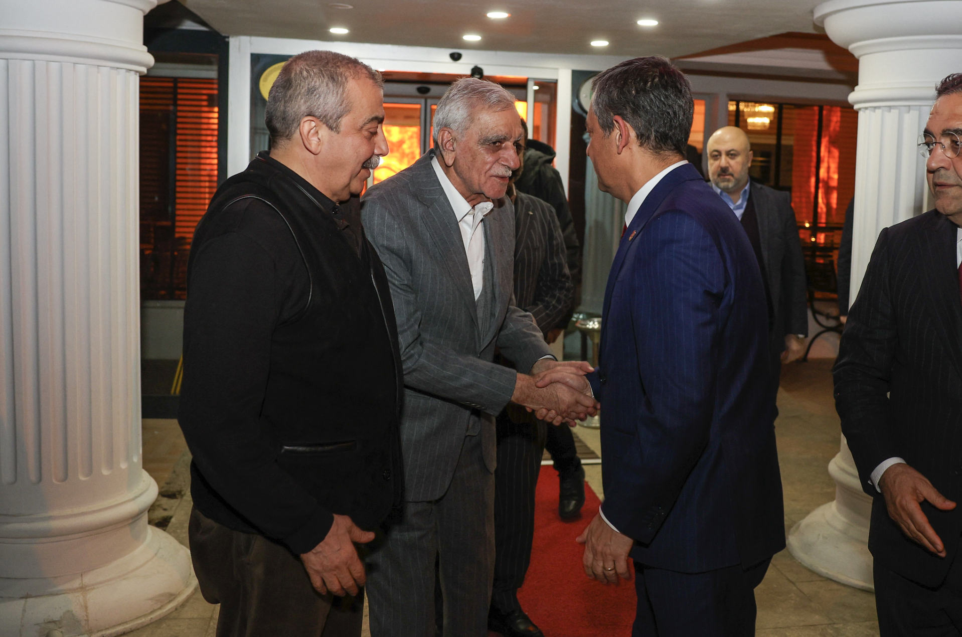 Özgür Özel’den Ahmet Türk’e ziyaret