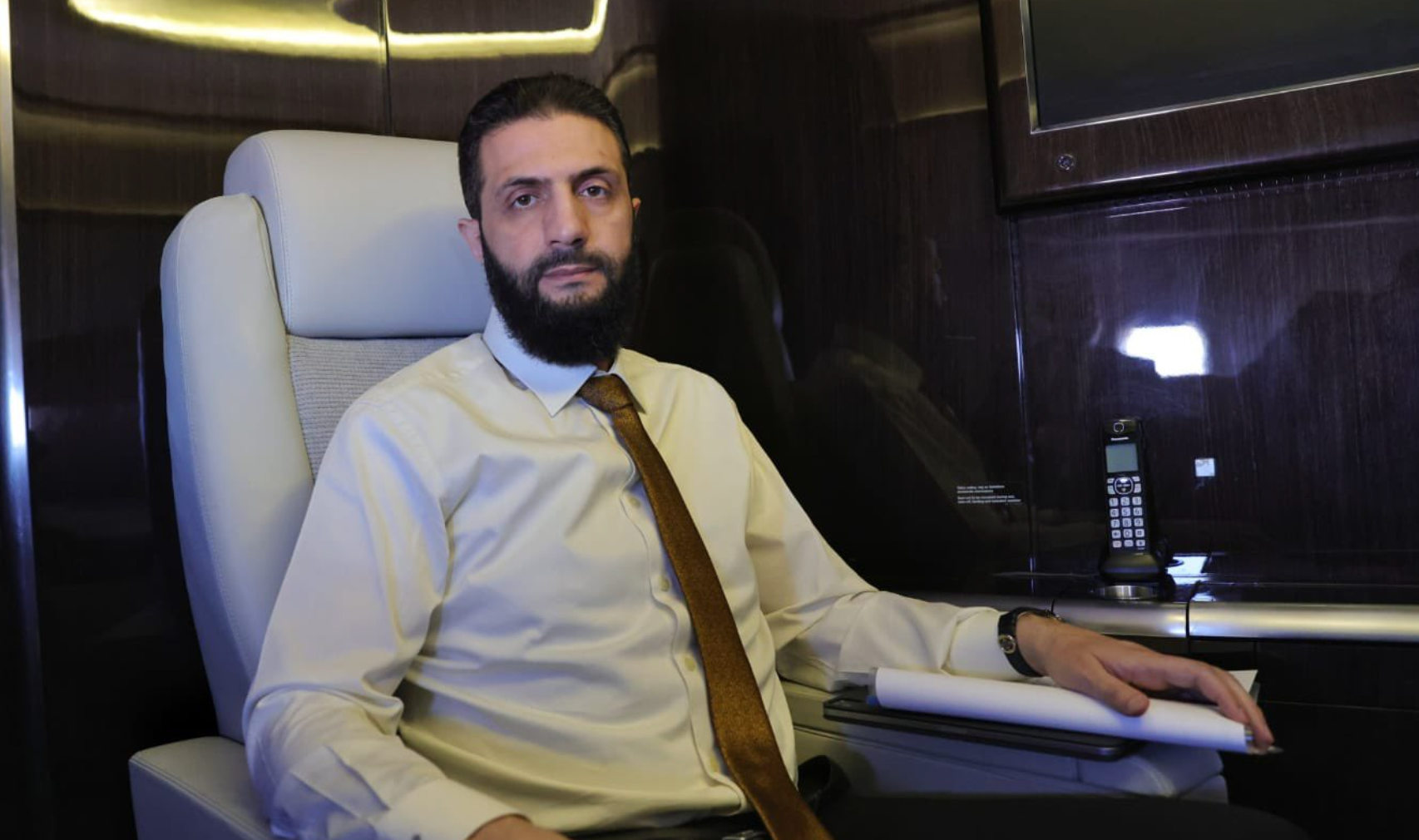 Alevi örgütlerinden Şara protestosu: Taktığı kravat elindeki kanı kapatamaz
