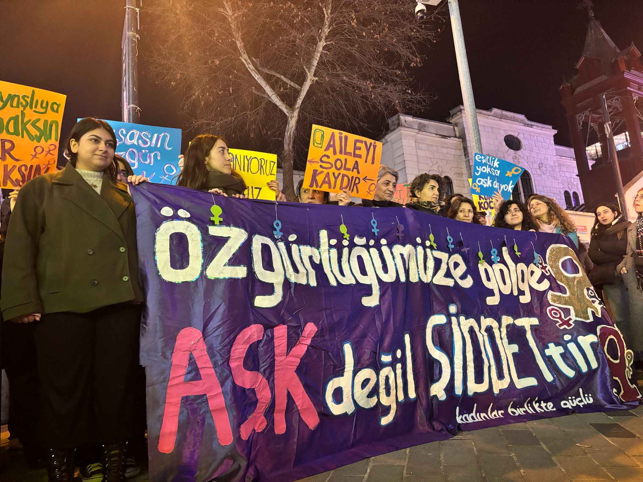Feministlerin 14 Şubat protestosuna gözaltı: Slogan gerekçe gösterildi