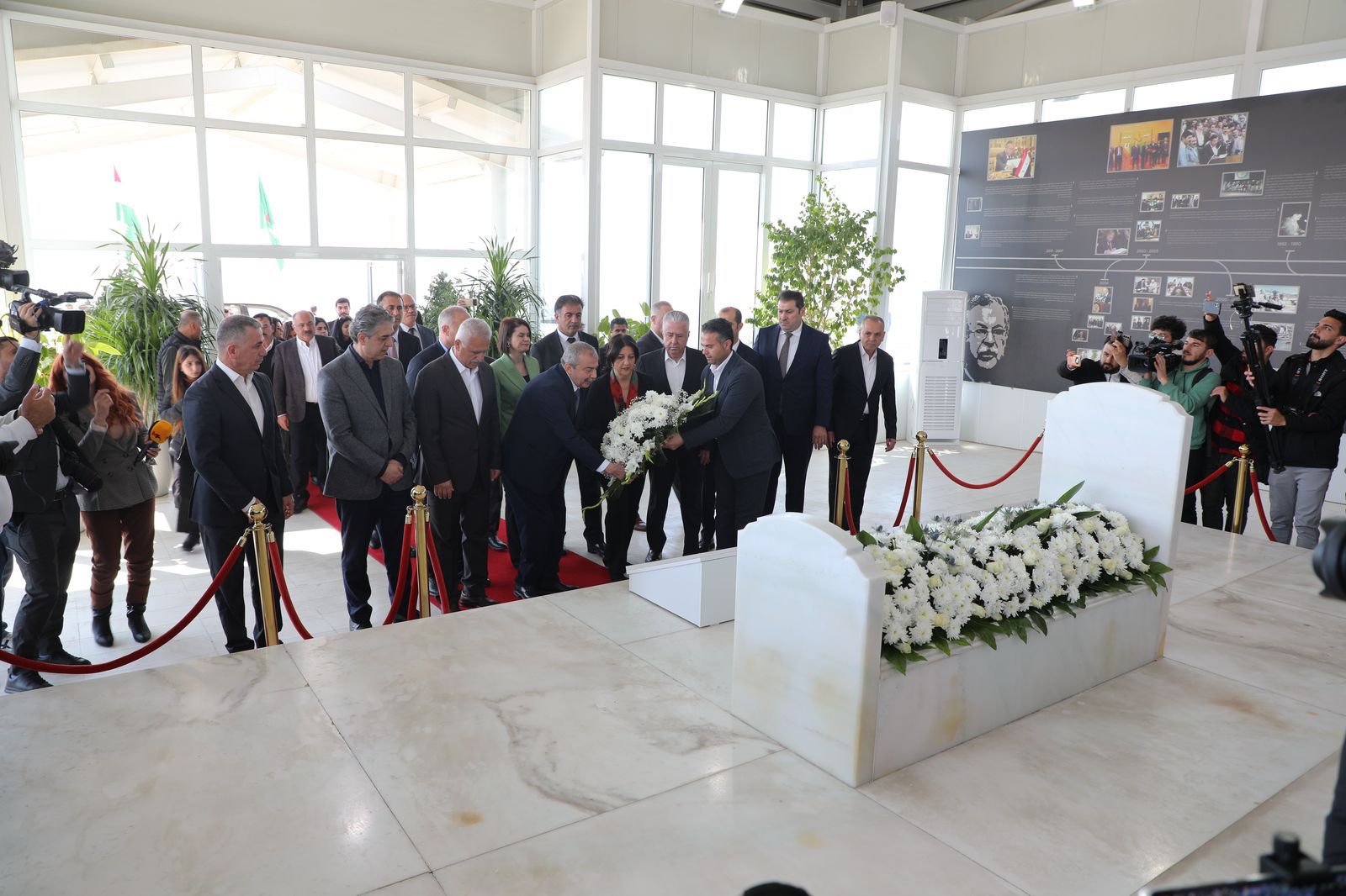 İmralı Heyeti, Celal Talabani’yi mezarı başında andı