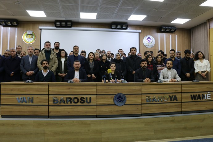 Baro, TİHV, İHD ve ÖHD’nin Van raporu: 15 Şubat’tan bu yana 70’i çocuk 348 gözaltı, 55 yaralı