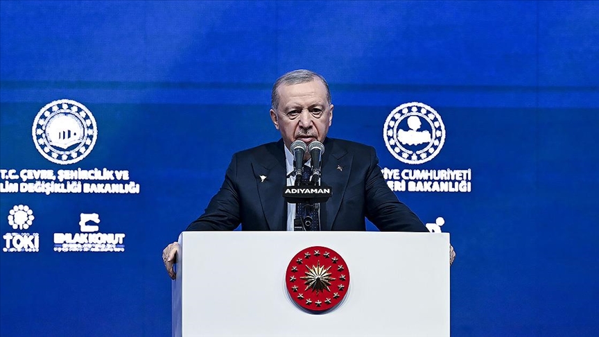 Erdoğan deprem bölgesinde: Yılbaşına kadar 453 bin konut sözü