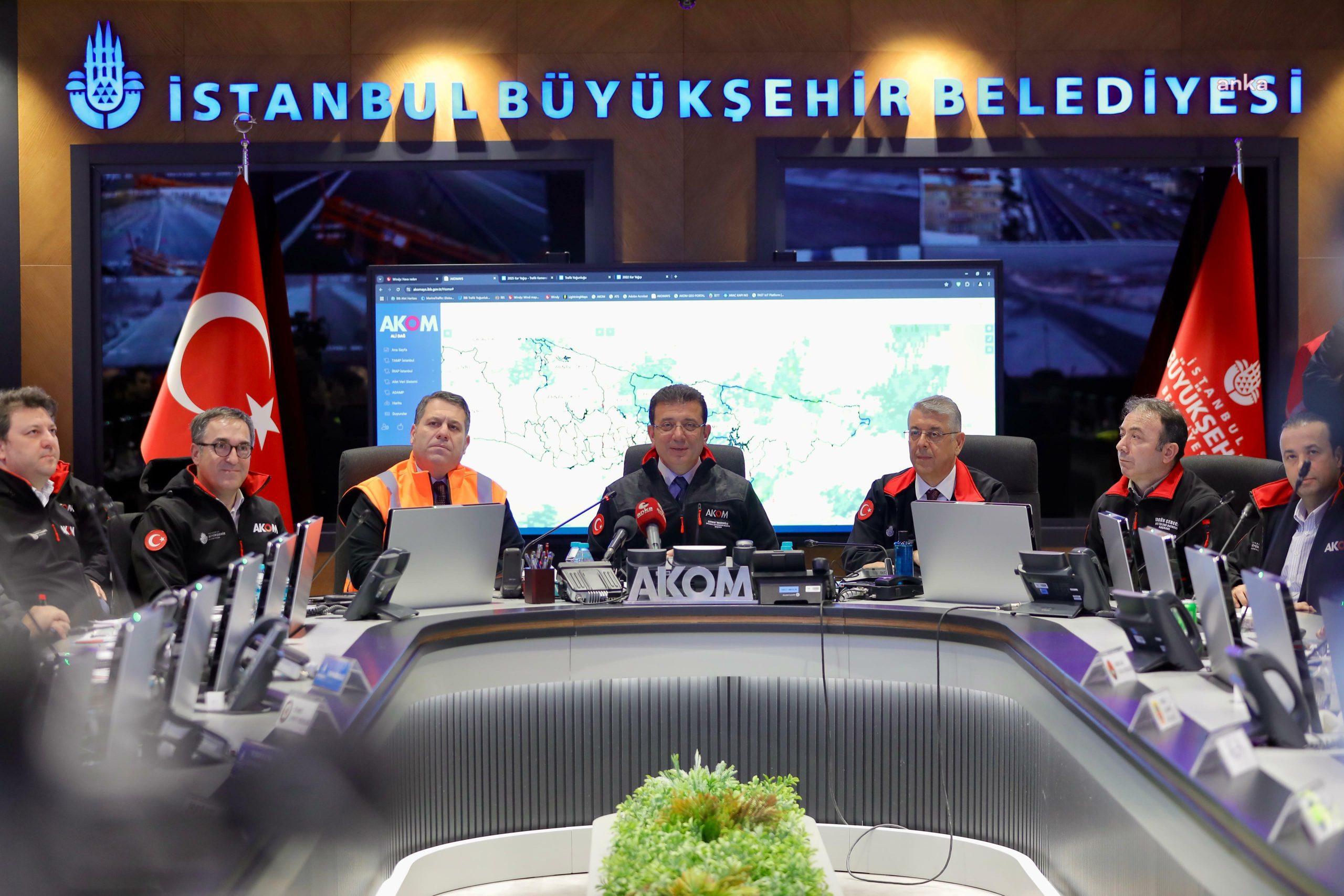 İmamoğlu AKOM’dan uyardı: Mecbur kalmadıkça aracınızla trafiğe çıkmayın, toplu taşıma kullanın