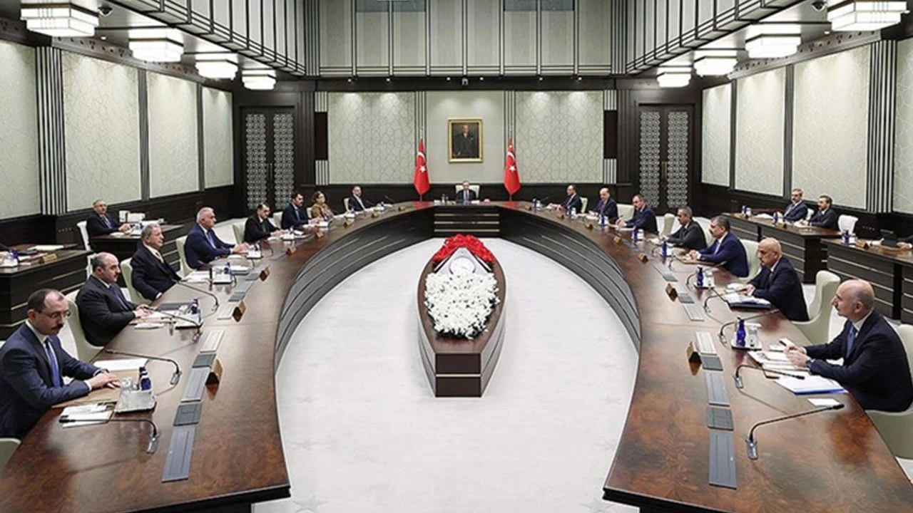 Kabine bugün toplanıyor: Masada hangi konular var?