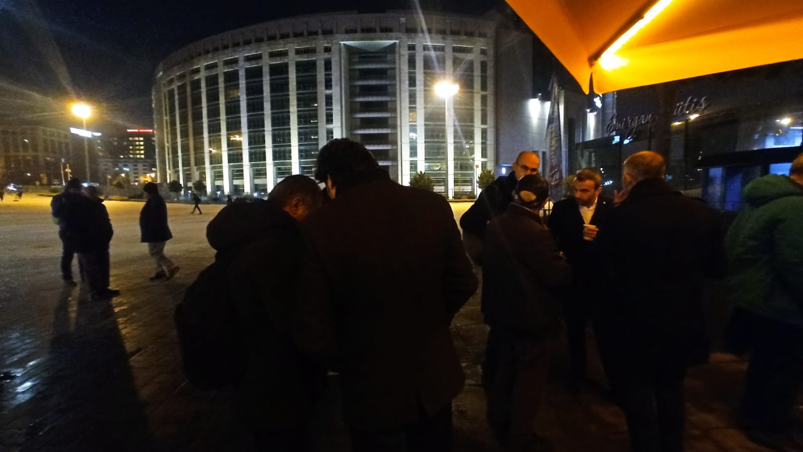 Belediye gözaltıları: İki belediye başkan yardımcısı dahil 10 kişiye tutuklama