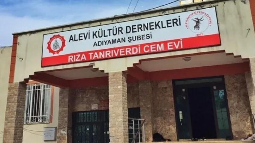 Adıyaman’da cemevine biber gazlı saldırı