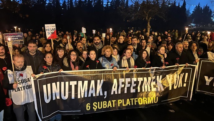 Hatay’da deprem anması: Unutmak yok, affetmek yok, helalleşmek yok