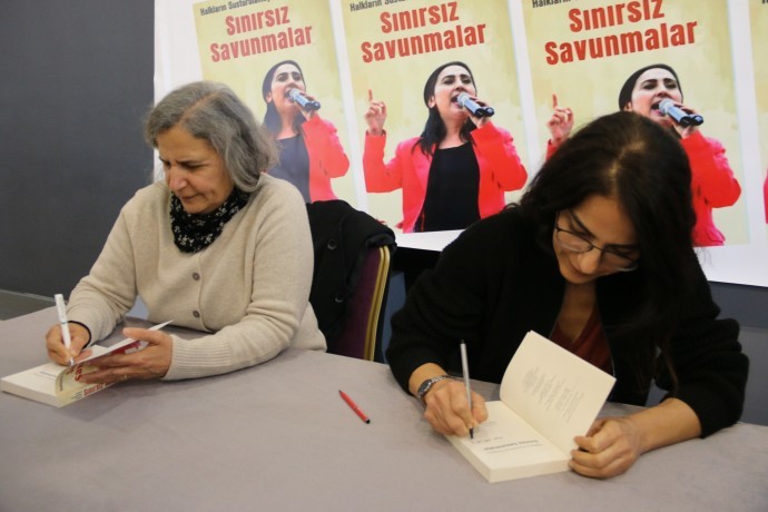 Figen Yüksekdağ’ın ‘Sınırsız Savunmalar’ kitabı için imza etkinliği