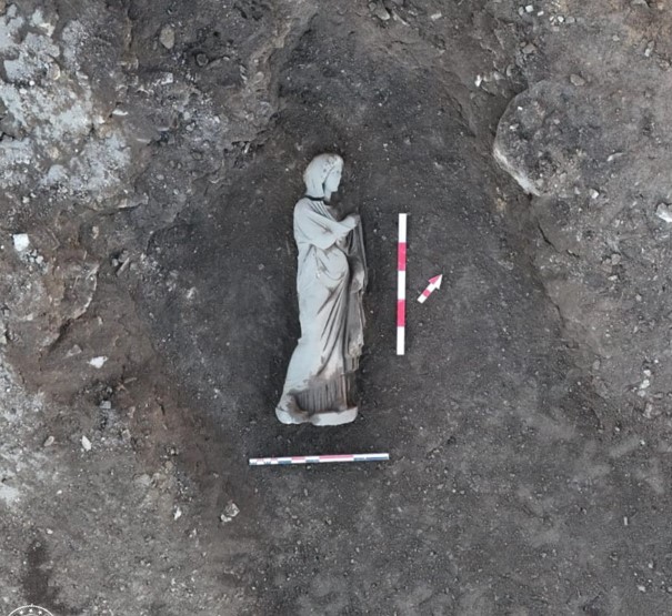 Perge Antik Kenti’ndeki kazı çalışmalarında farklı dönemlere ait 5 heykel bulundu