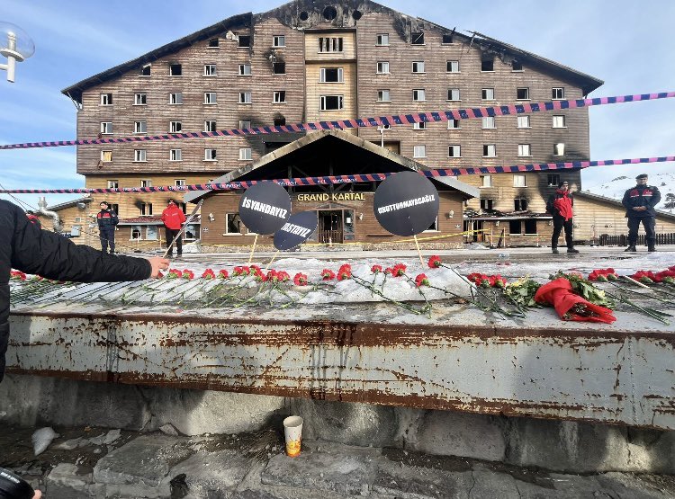 Kartalkaya’daki otel yangını: 32 kişi hakkında hapis istemiyle dava