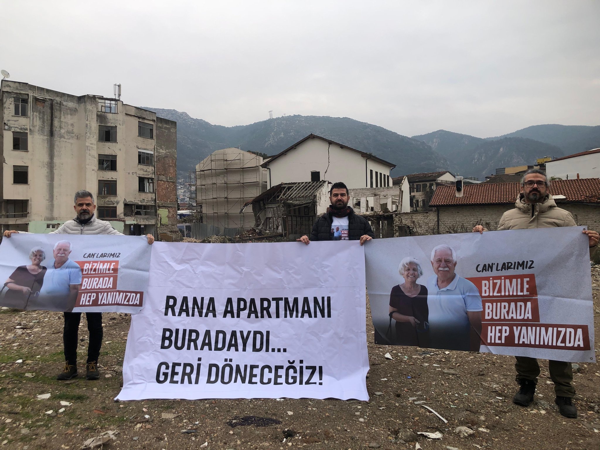 6 Şubat depremleri | Hatay’da Rana Apartmanı önünde aileler adalet nöbetinde