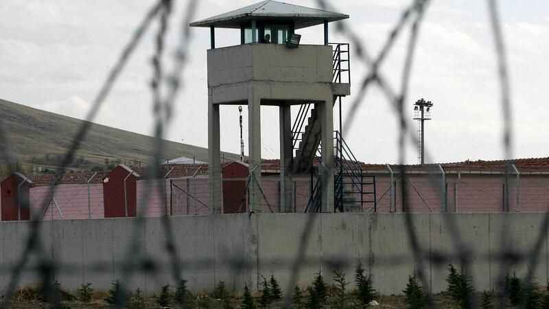 CHP’li Sarıbal, cezaevlerindeki kapasite aşımını Meclis’e taşıdı