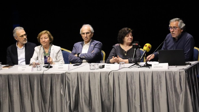 Diyarbakır’da sağlıkçılardan panel: Barış olmadan sağlıklı bir yaşam mümkün değil