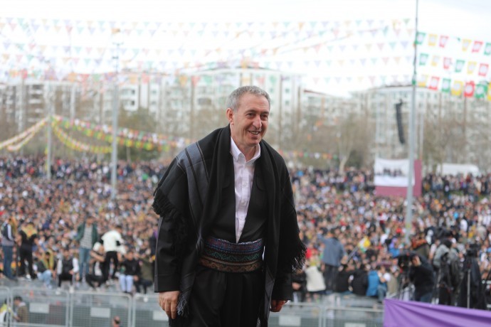 Bakırhan Diyarbakır Newrozu’nda: ‘Ufukta beliren barışı bu topraklara indirme zamanı’