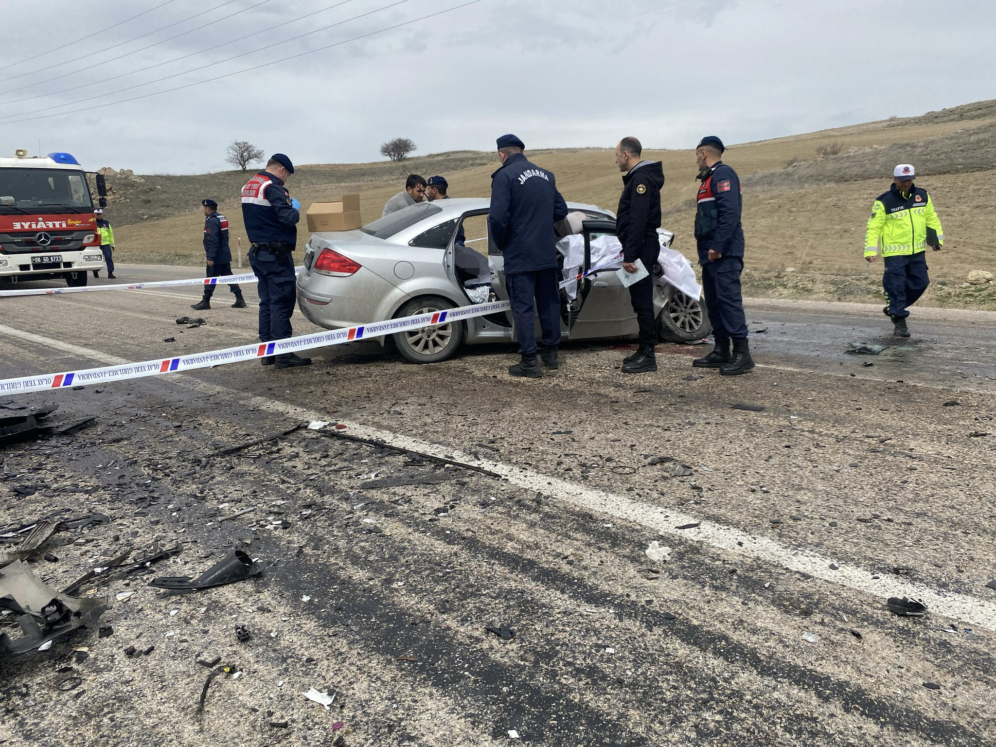 Ankara’da iki otomobil çarpıştı: 2’si çocuk 6 kişi hayatını kaybetti
